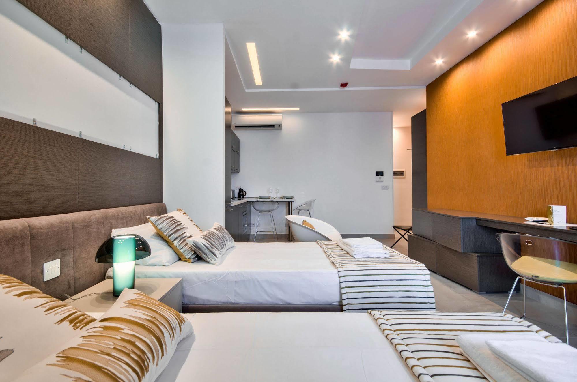 Jules Suites Saint Julian's Exteriér fotografie